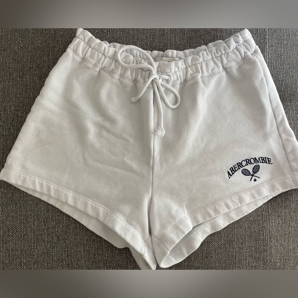 Abercrombie and Fitch Women’s white terry cloth shorts, medium